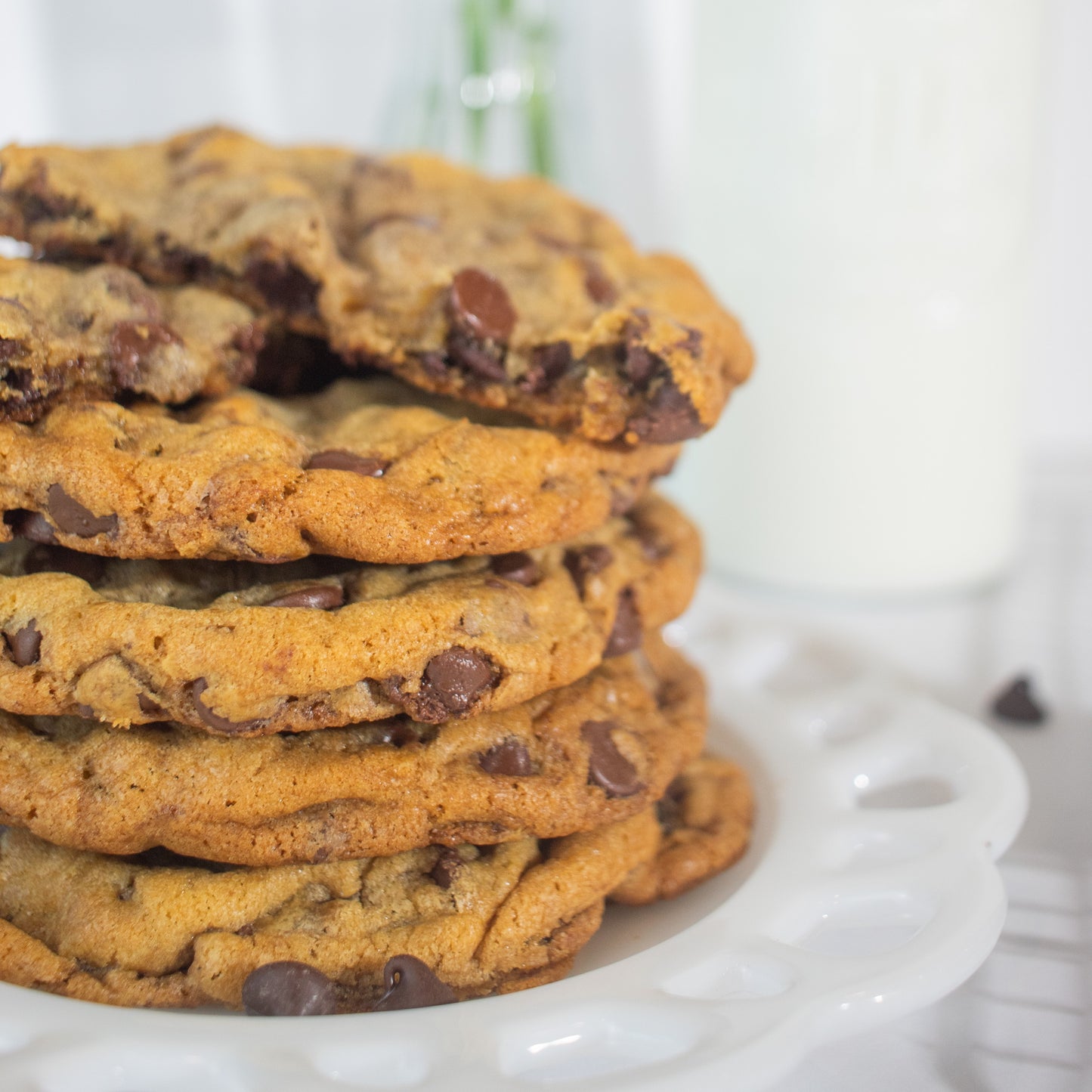 Classic Chocolate Chip Chunky Cookie