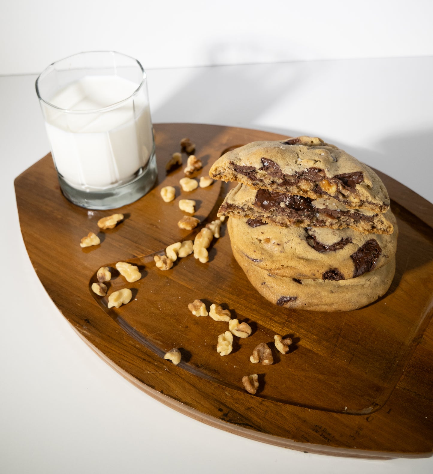 Dark Chocolate Walnut Chunky Cookie