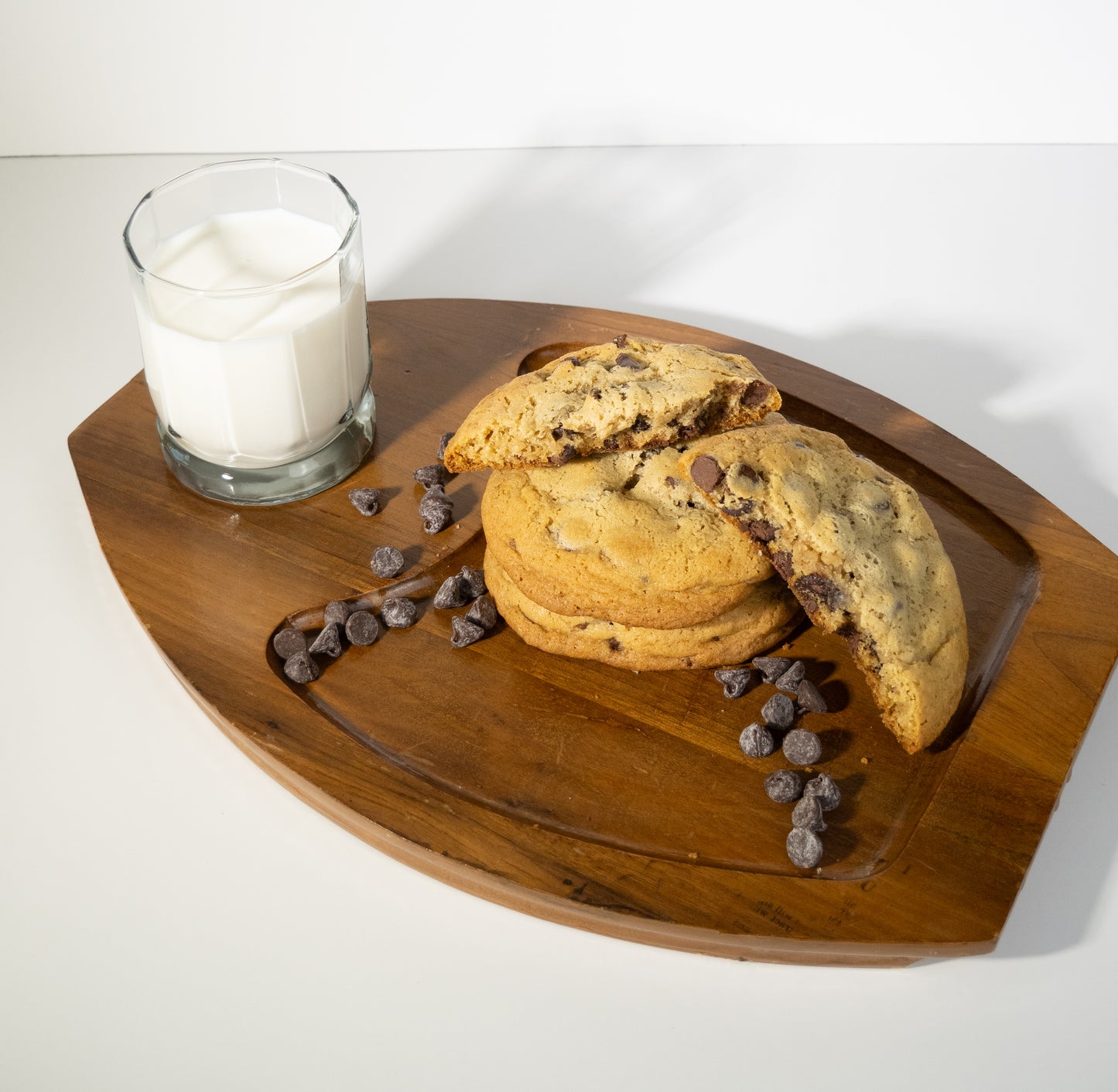 Classic Chocolate Chip Chunky Cookie